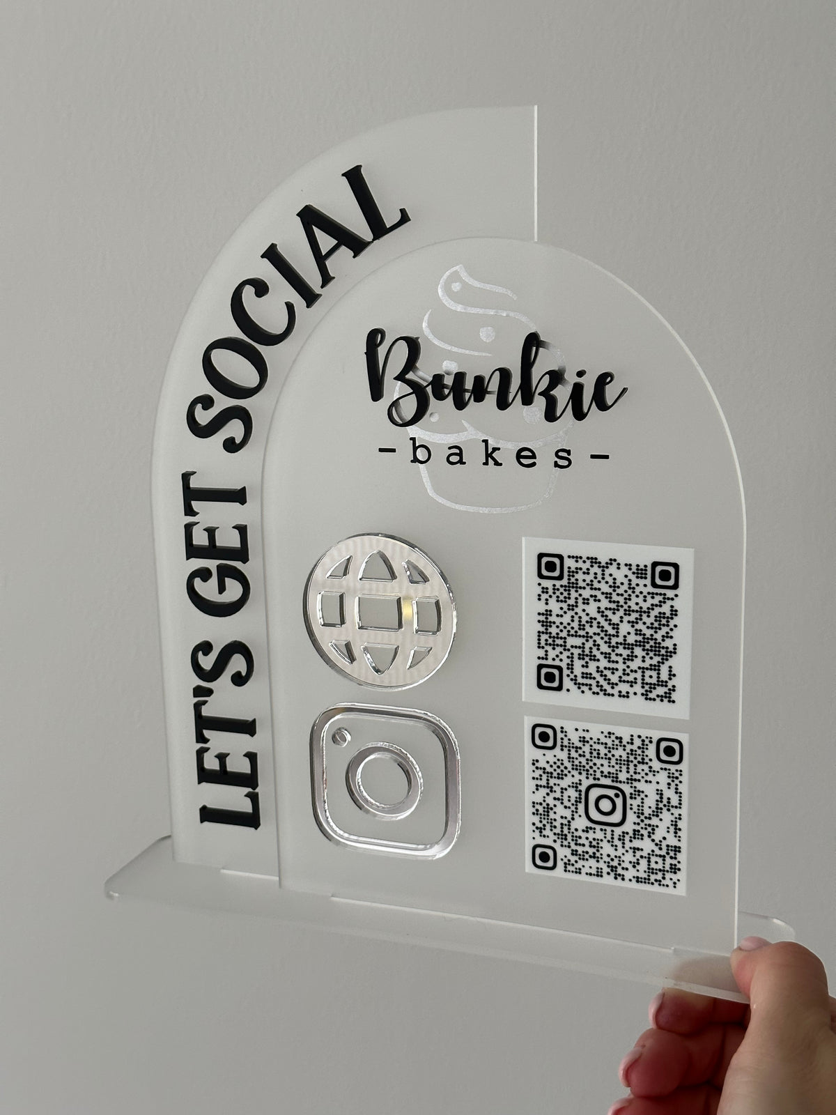 Socials double sign