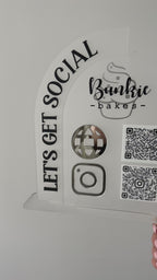 Socials double sign